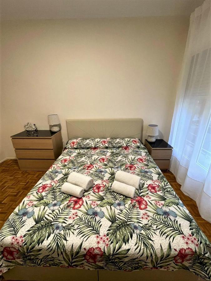 Villarroel Habitaciones Barcelona Eksteriør bilde