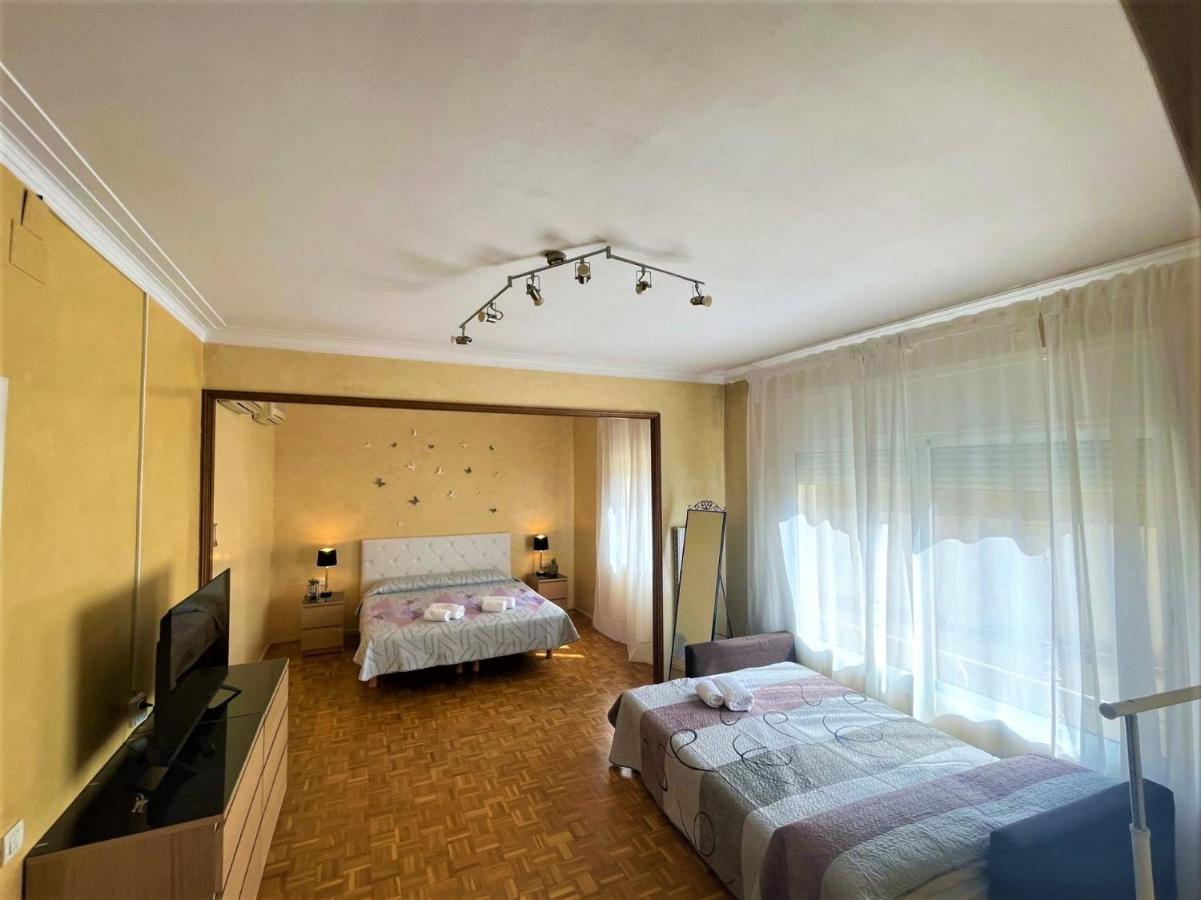 Villarroel Habitaciones Barcelona Eksteriør bilde