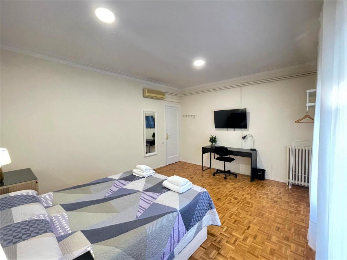 Villarroel Habitaciones Barcelona Eksteriør bilde