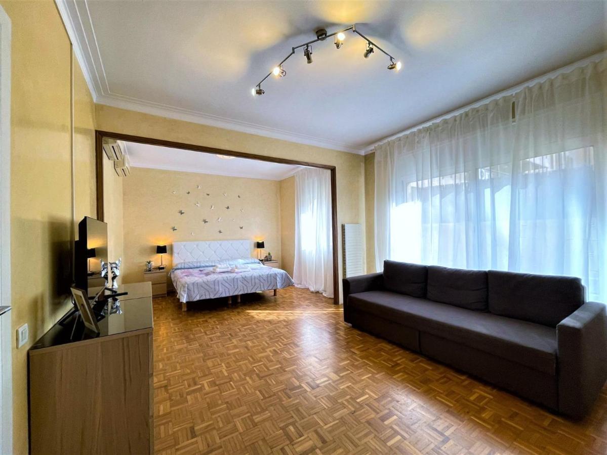 Villarroel Habitaciones Barcelona Eksteriør bilde